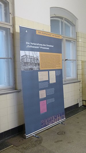 Ausstellungstafel.jpg 